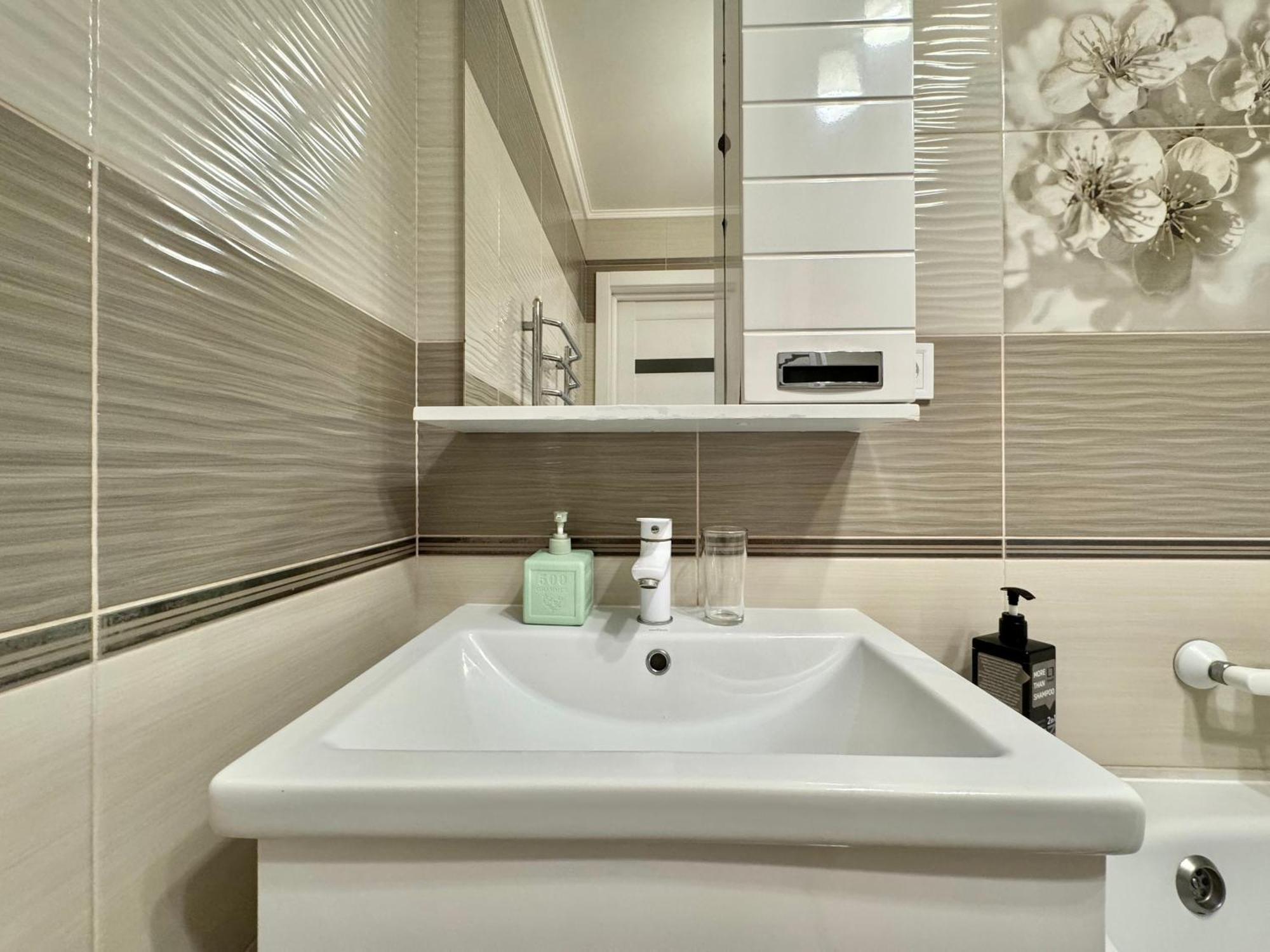 Apartpoltava Розкішна Студія З Кутовою Ванною, 1-Й Будинок Біля Корпусного Парку, Панорамний Балкон ภายนอก รูปภาพ