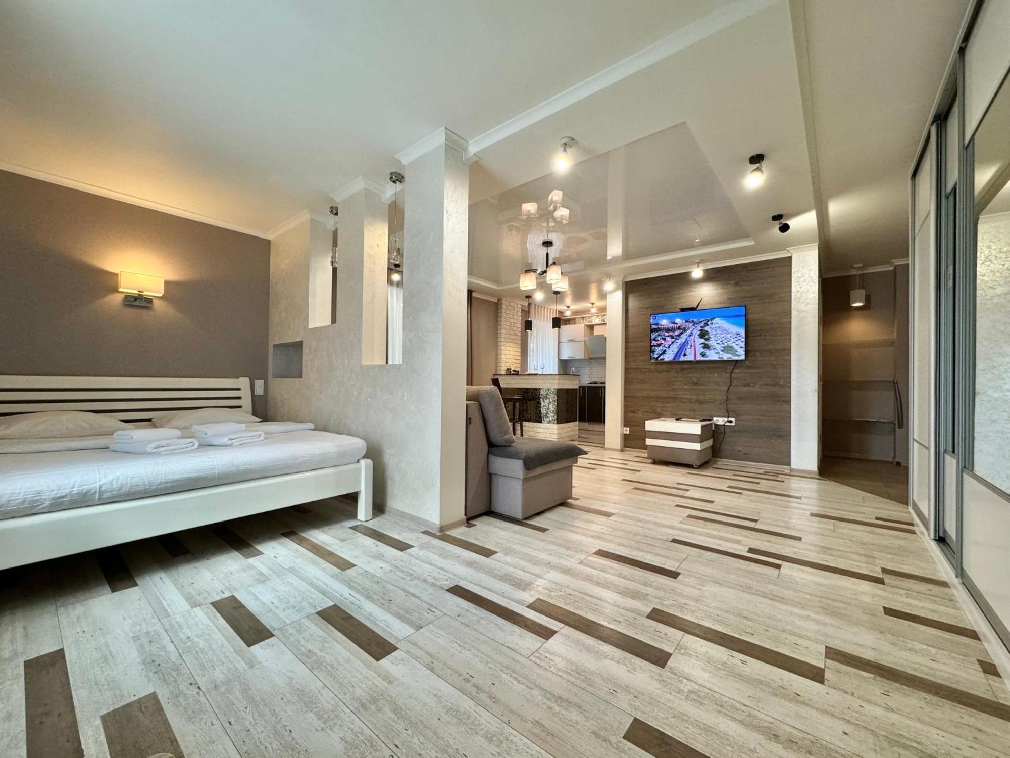 Apartpoltava Розкішна Студія З Кутовою Ванною, 1-Й Будинок Біля Корпусного Парку, Панорамний Балкон ภายนอก รูปภาพ